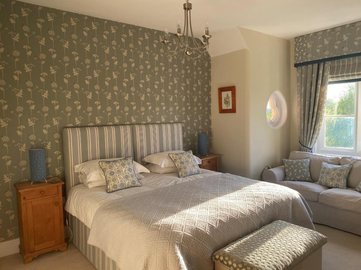 Burleigh House B And B Bed & Breakfast Тенбъри Екстериор снимка